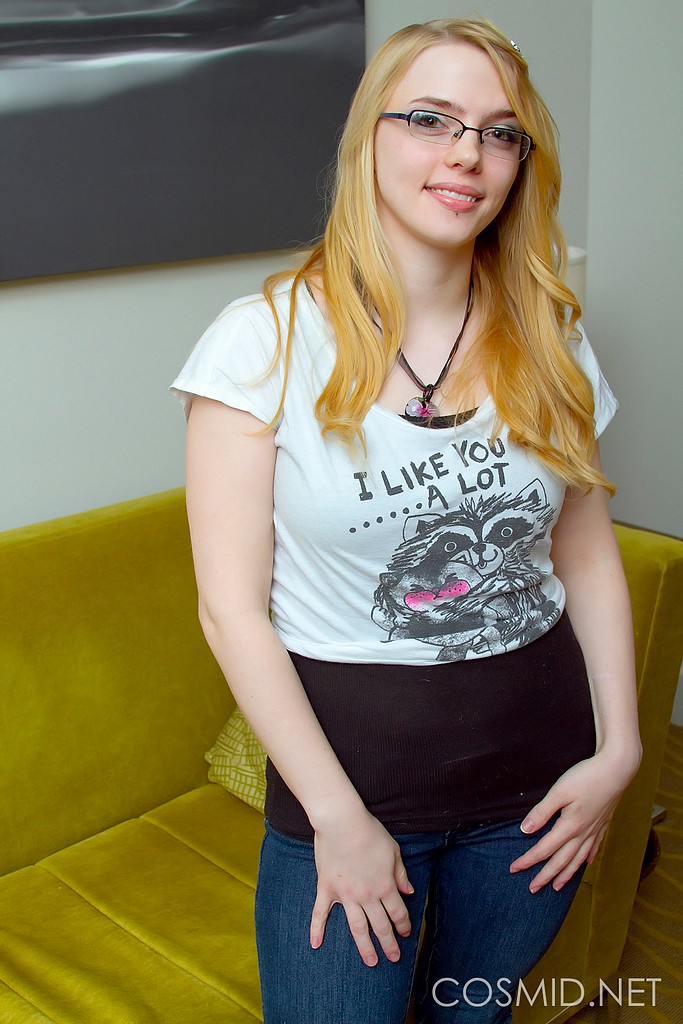Cute nerdy blonde Sue Conner gets nude cute nerdy teen - Cute nerdy blonde Sue Conner gets nude